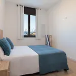 Lets Holidays Wake Up By The Sea In Victoria 1