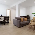 Appartement Lets Holidays Wake Up By The Sea In Victoria 1