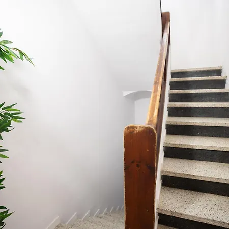 Lets Holidays Wake Up By The Sea In Victoria 1