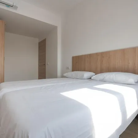 Wake Up By The Sea In Victoria 1 Apartment