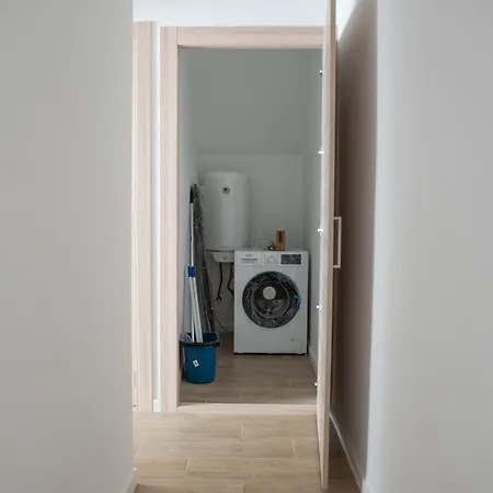 Wake Up By The Sea In Victoria 1