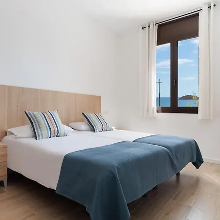 Lets Holidays Wake Up By The Sea In Victoria 1