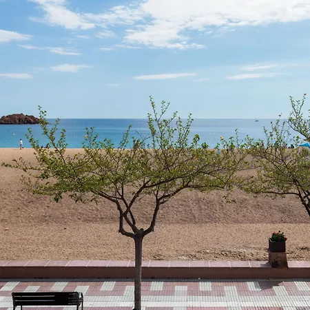 Apartment Lets Holidays Wake Up By The Sea In Victoria 1 Tossa de Mar