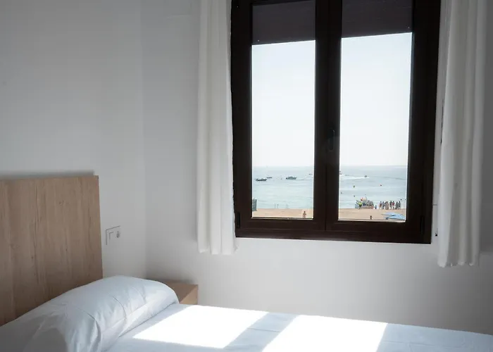 Apartment Lets Holidays Wake Up By The Sea In Victoria 1 *