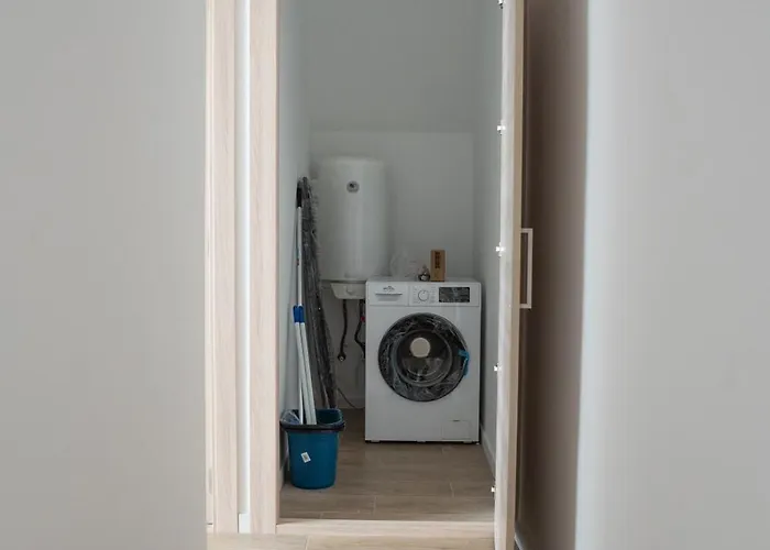 Lets Holidays Wake Up By The Sea In Victoria 1