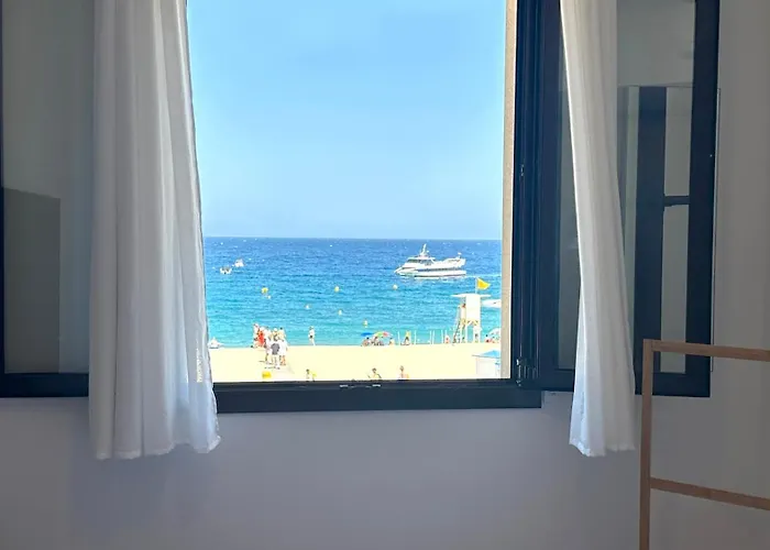 Apartment Lets Holidays Wake Up By The Sea In Victoria 1 Tossa de Mar